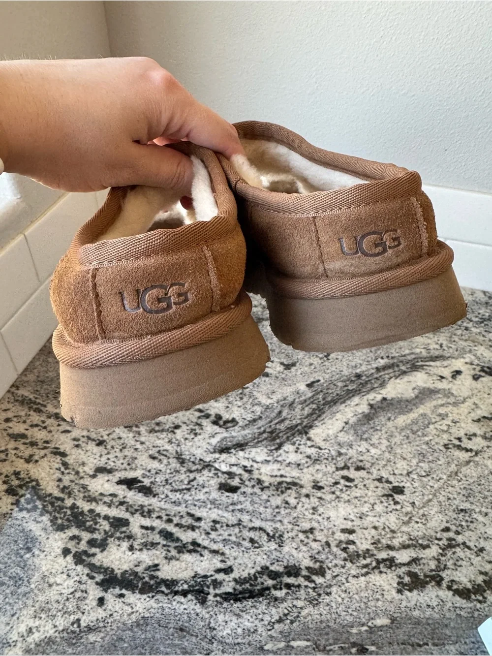 UGG please see